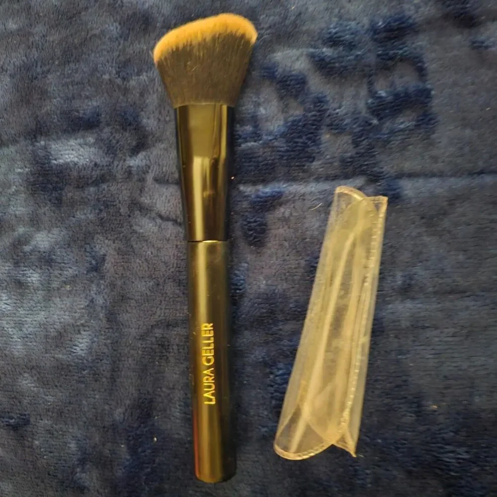 Laura geller Angled Blush Brush with Black Wooden Handle & Dense Bristles